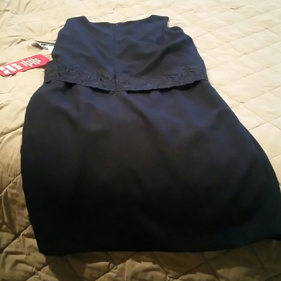 Dress - Picture 3 of 4